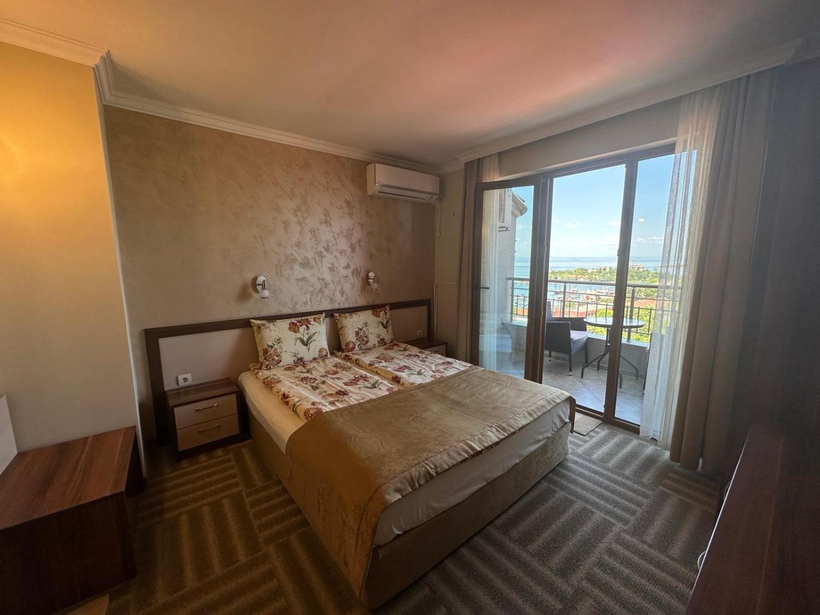 Family Hotel Radiana Sozopol Exteriör bild