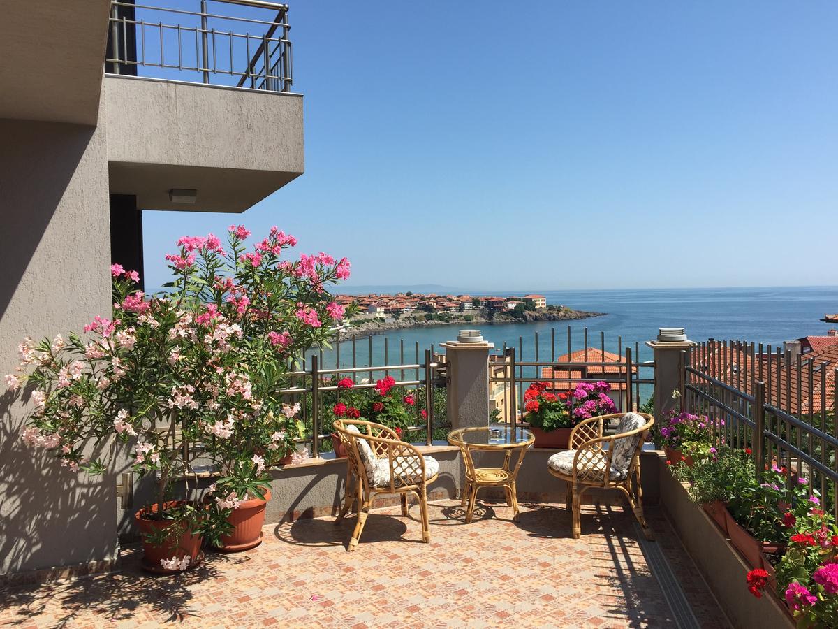 Family Hotel Radiana Sozopol Exteriör bild