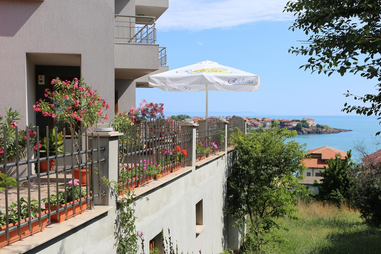 Family Hotel Radiana Sozopol Exteriör bild