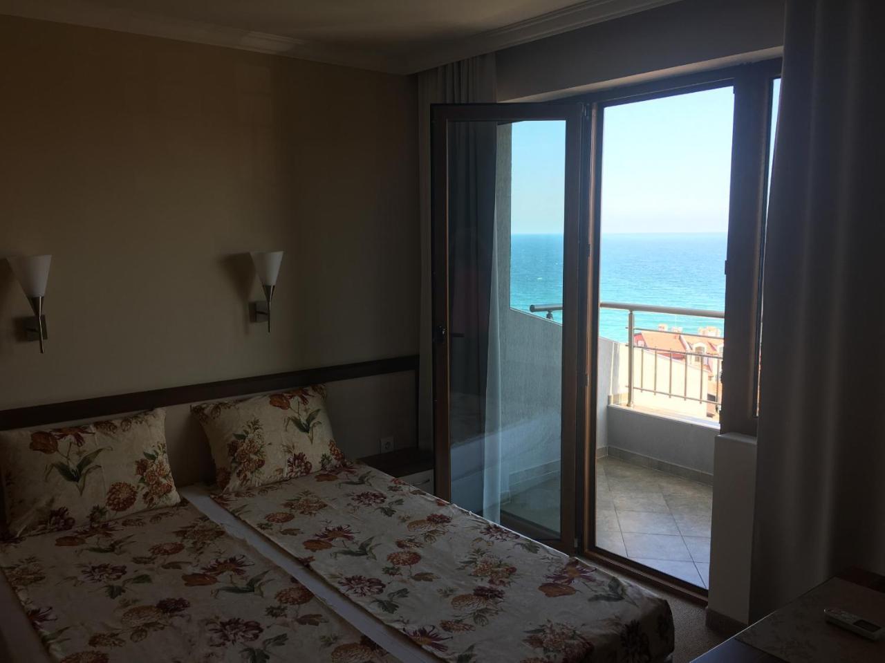 Family Hotel Radiana Sozopol Exteriör bild
