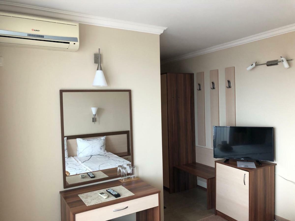 Family Hotel Radiana Sozopol Exteriör bild